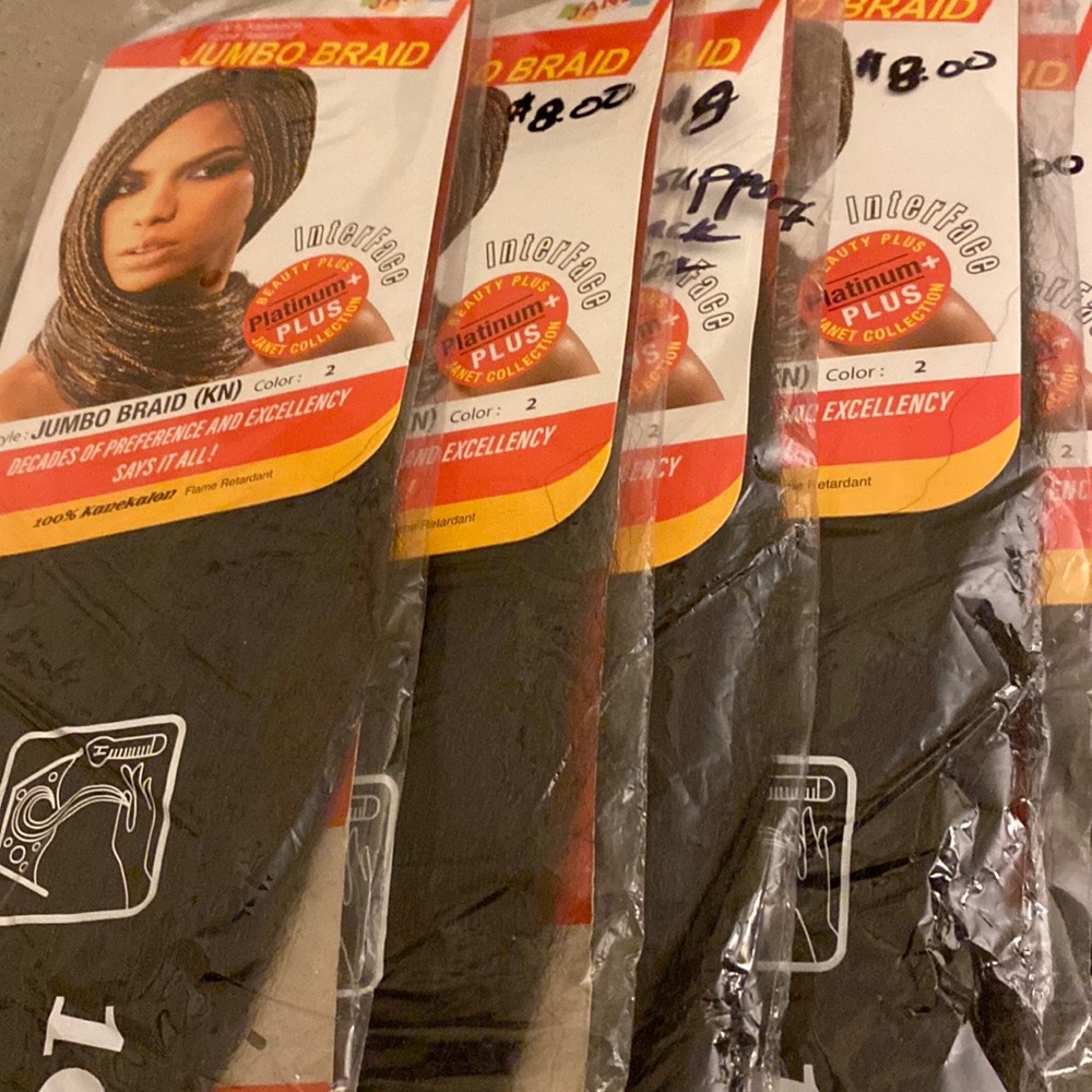 6 packs of no: 2 color braiding extensions.